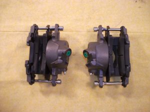 AU-0112C Brake Calipers w Pads and Pins (GM)